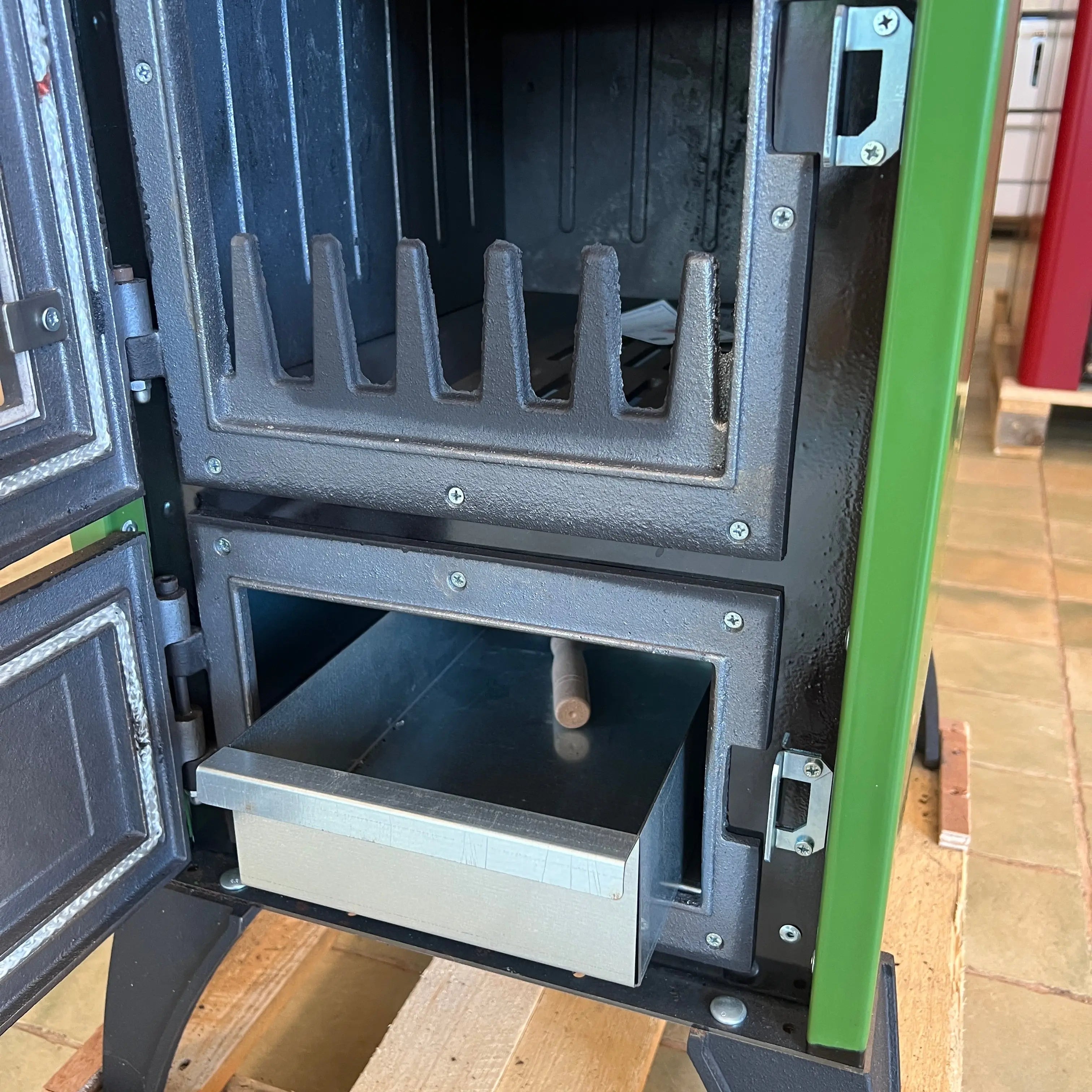Simge Soba IGLO | Cast Iron & Steel Wood Stove with Hot Plate – 10 kW - Green Simge Soba