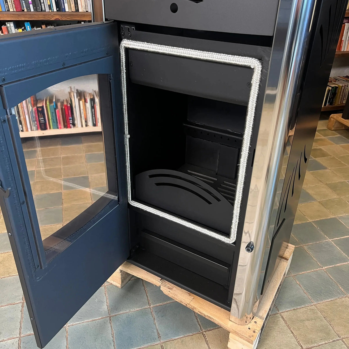 VULKAN | Central Heating Wood Stove – 24 kW